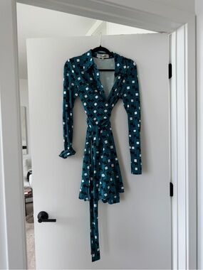 DVF Didi Long-Sleeve Teal Geometric Wrap Dress